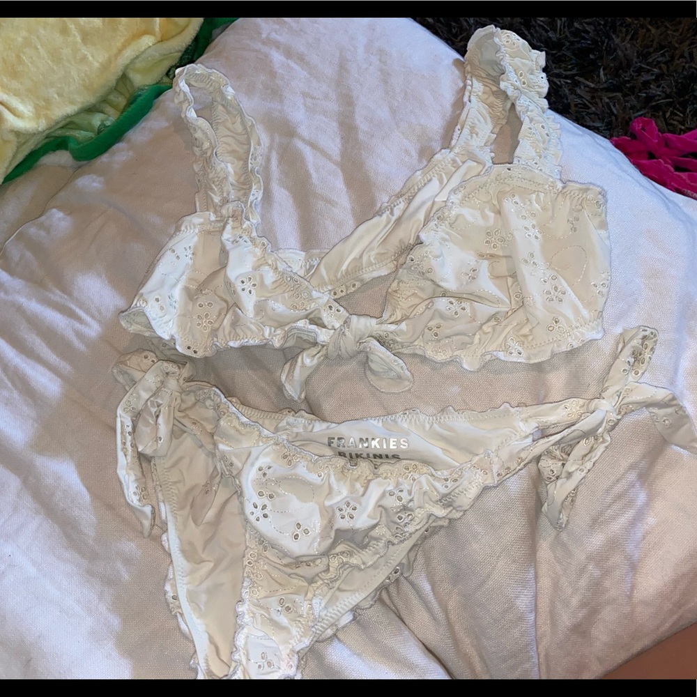 Frankie’s Bikinis Colby Top & Bottoms - White - L